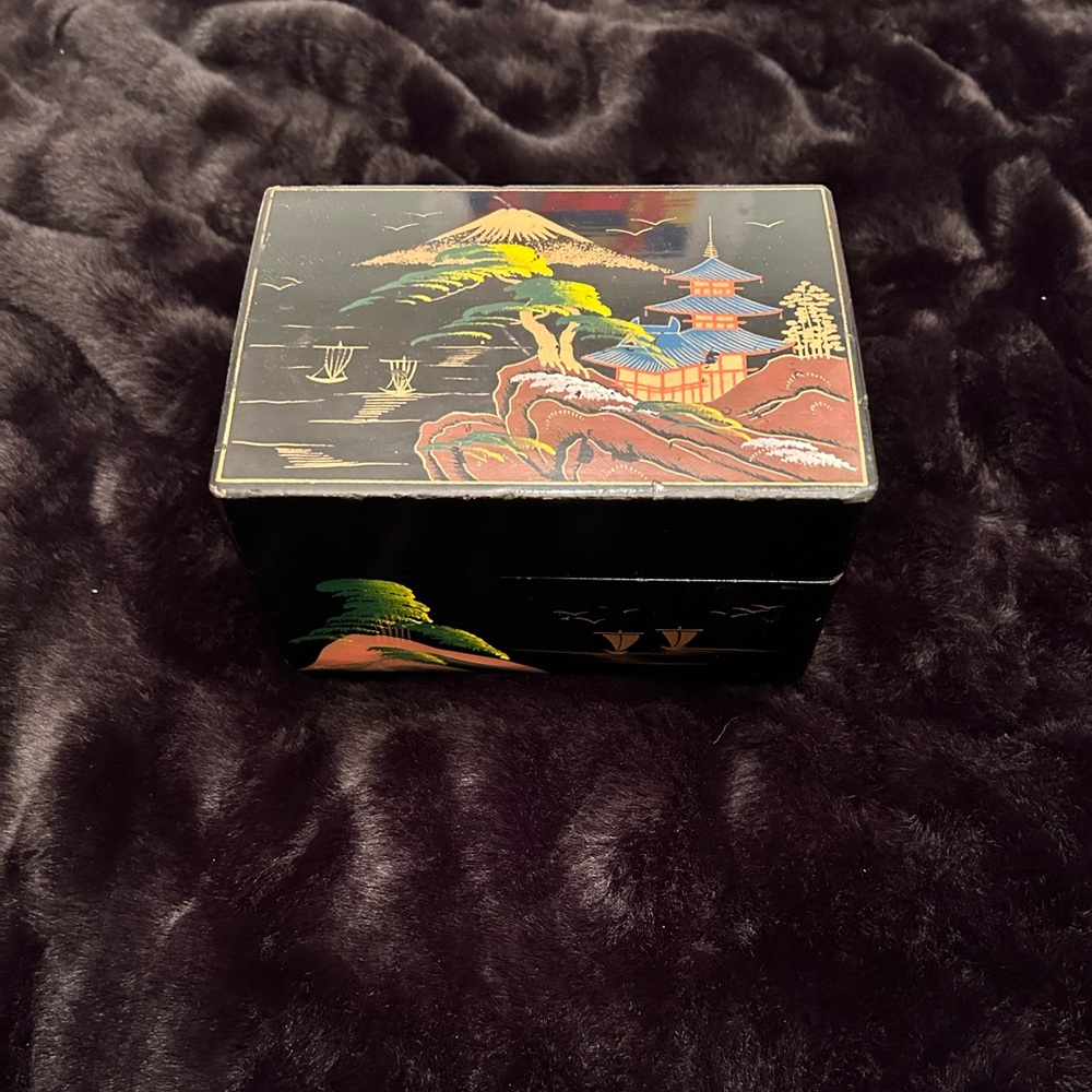 Antique Black Lacquered Jewelry Box with Scenic Design